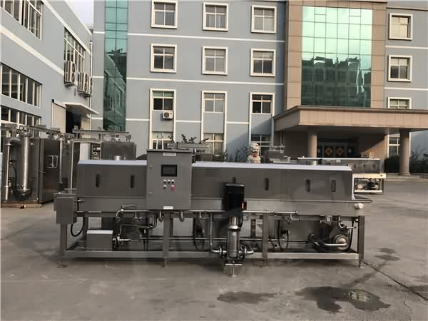 雞籠周轉(zhuǎn)箱清洗機(jī) 高壓噴淋循環(huán)用水 雞籠周轉(zhuǎn)箱清洗機(jī) 高壓噴淋循環(huán)用水